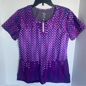 NRG by Barco women’s S stretch Scrub Top 2 patch pockets